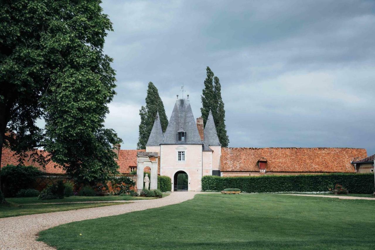 Le Chateau De Bonnemare - Bed And Breakfast Radepont Esterno foto